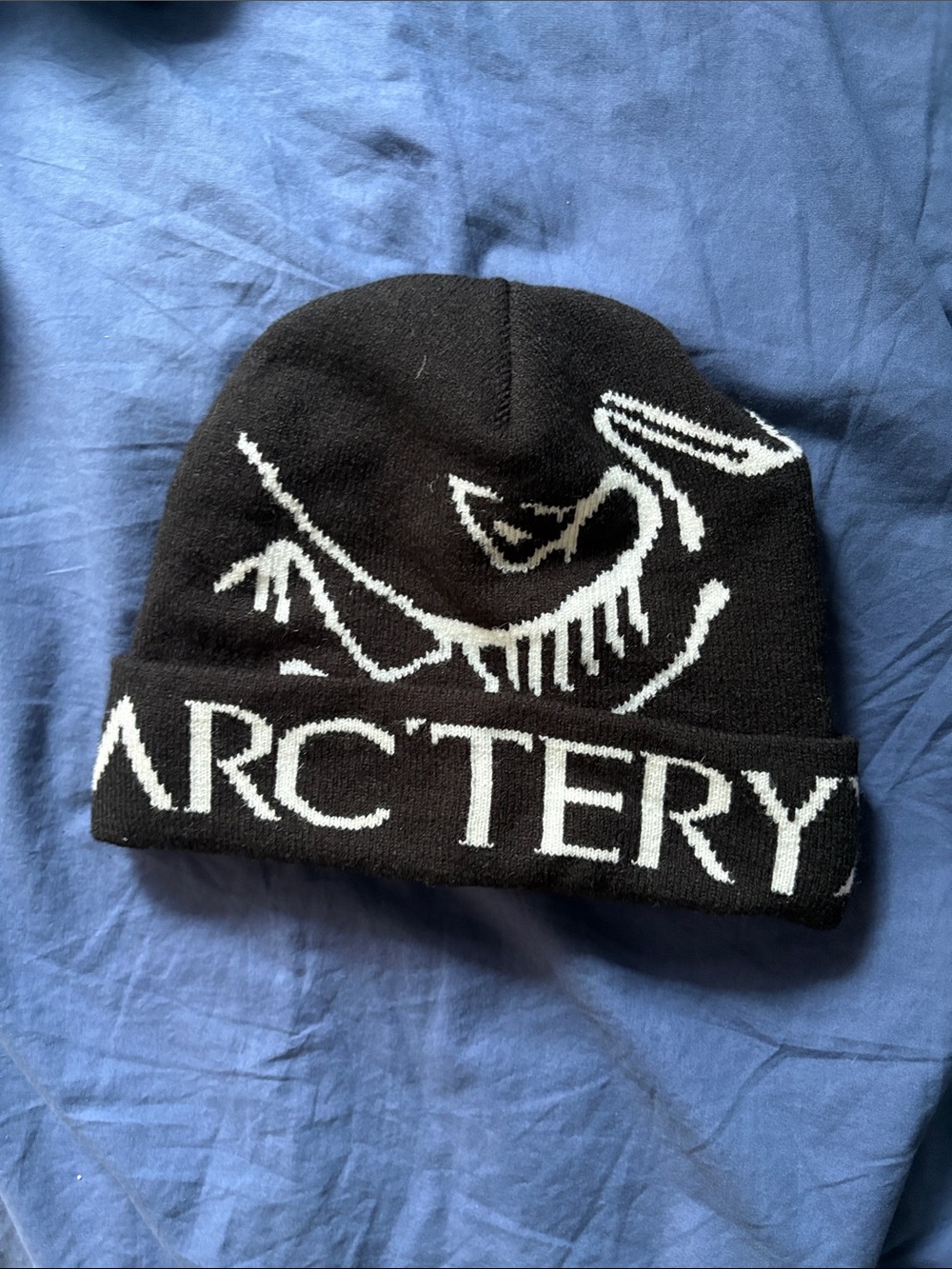 Arc'teryx Black and White Logo Knit Beanie